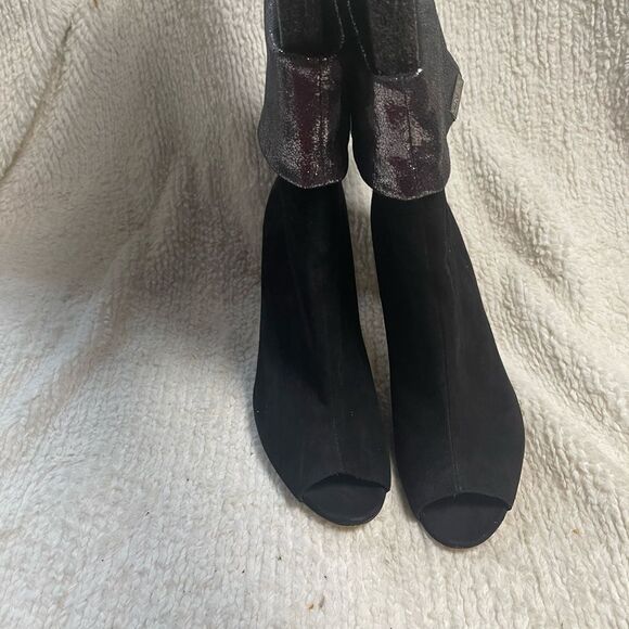 Calvin Klein versatile ankle Black faux suede Peep-Toe Ankle Boots SZ11 - Picture 4 of 11